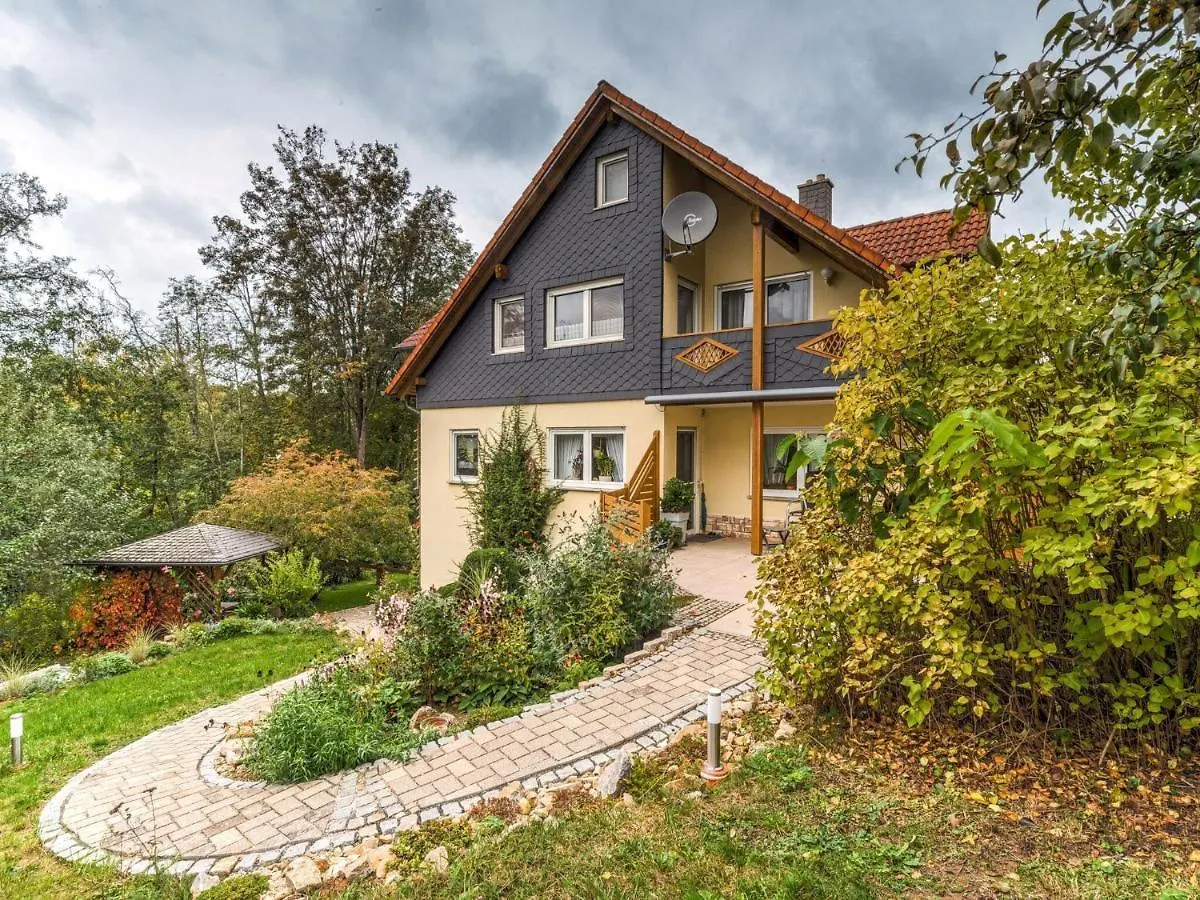 Spacious Apartment With Barbecue Marktrodach