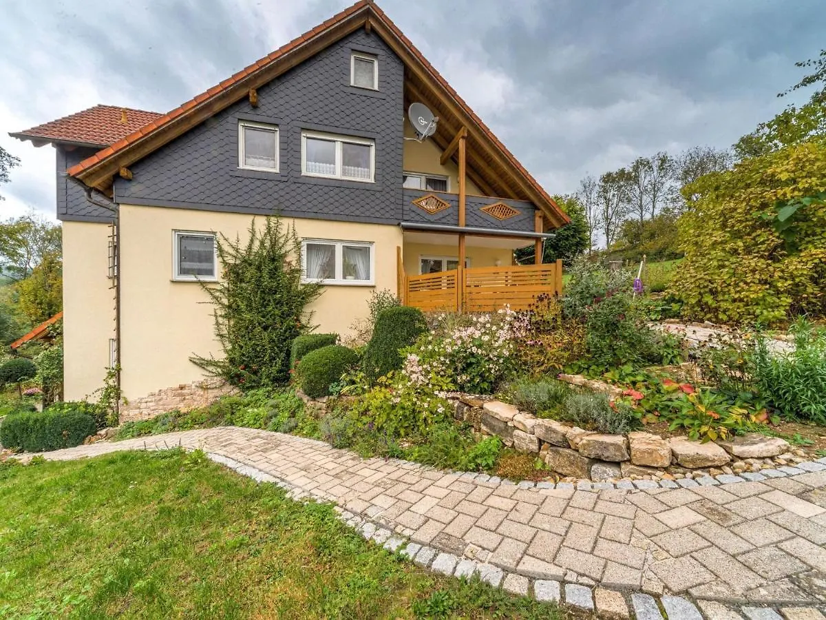 Spacious Apartment With Barbecue Marktrodach