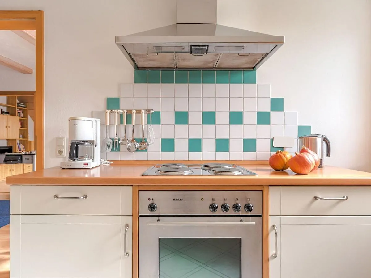 Spacious Apartment With Barbecue Marktrodach