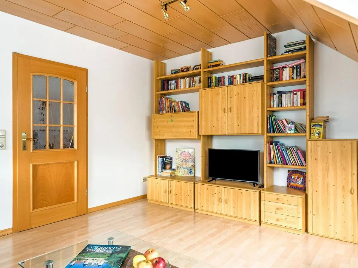 Spacious Apartment With Barbecue Marktrodach